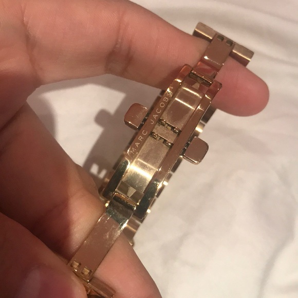 Marc Jacobs Dove Watch - Picture 3 of 4